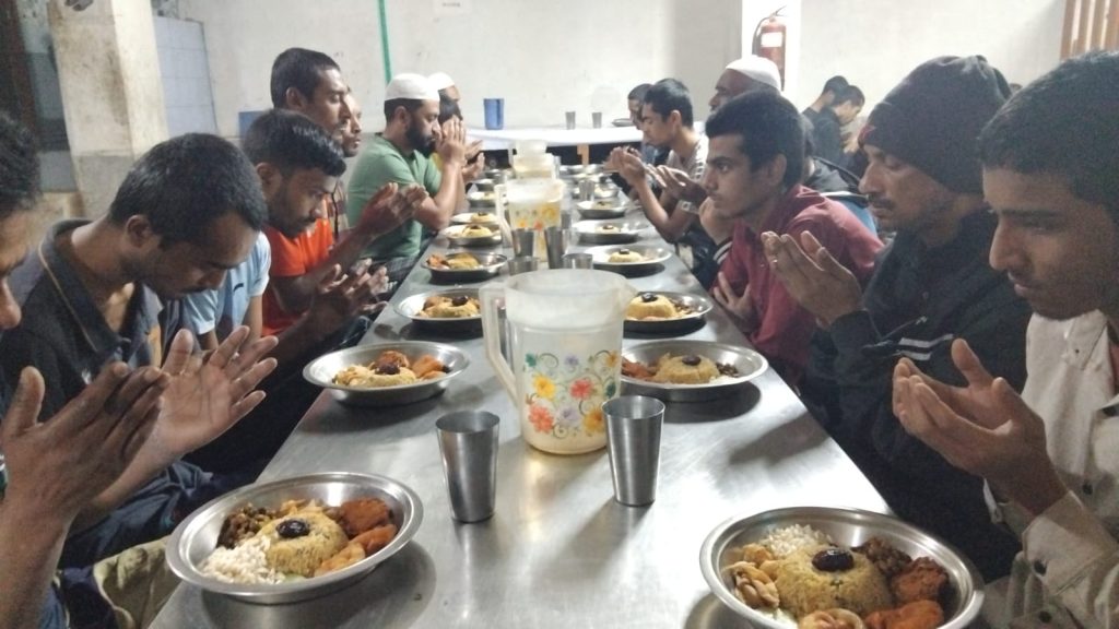 Iftar and prayer image